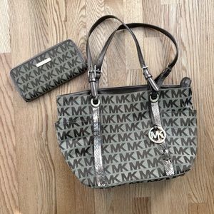 Michael Kors tote/ wallet combo